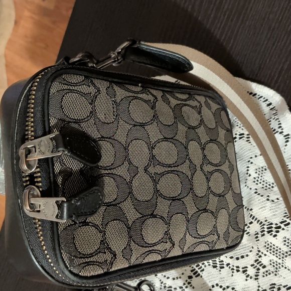 Coach Stanton C8237 Bag - Picture 2 of 16